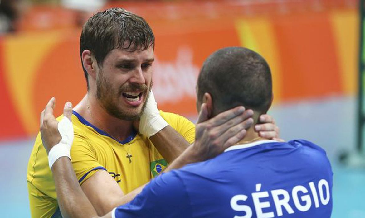 Dois brasileiros estão no top 5 de estrangeiros da Champions masculina