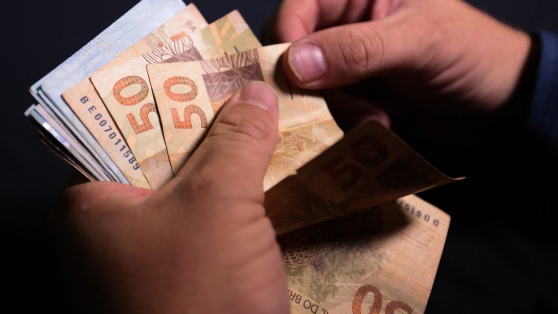 Décimo terceiro salário deve injetar R$ 208 bi na economia