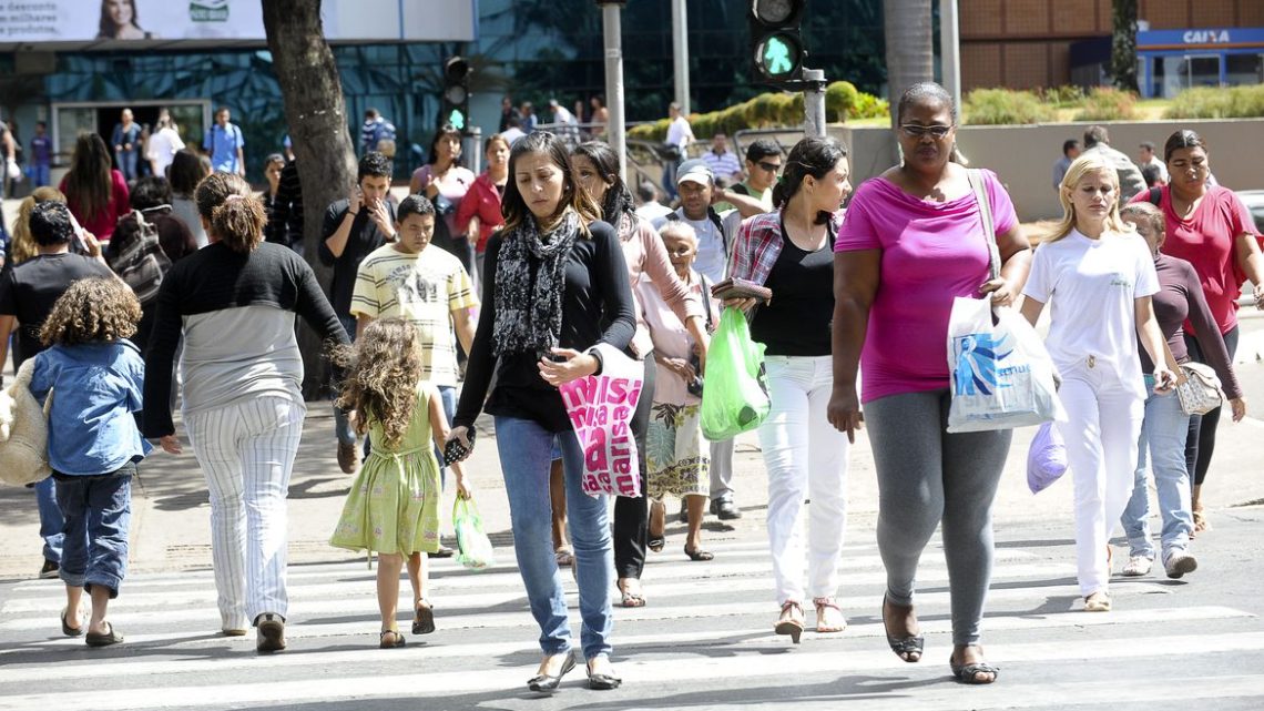 População desocupada atinge 13,76 milhões em outubro