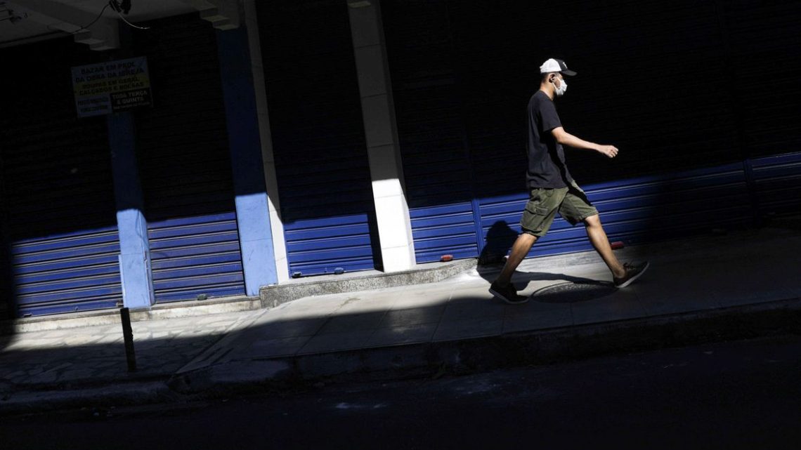 Número de mortes por covid-19 no Brasil chega a 449.068