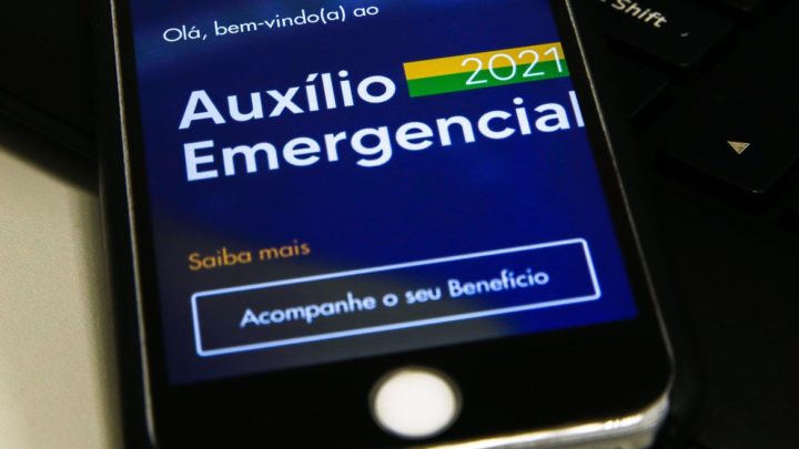 Trabalhadores nascidos em maio podem sacar auxílio emergencial